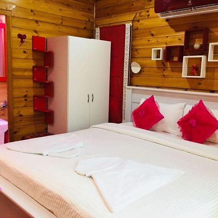 Rock Forest Goa Honeymoon Cottages กาลังกูติ ภายนอก รูปภาพ