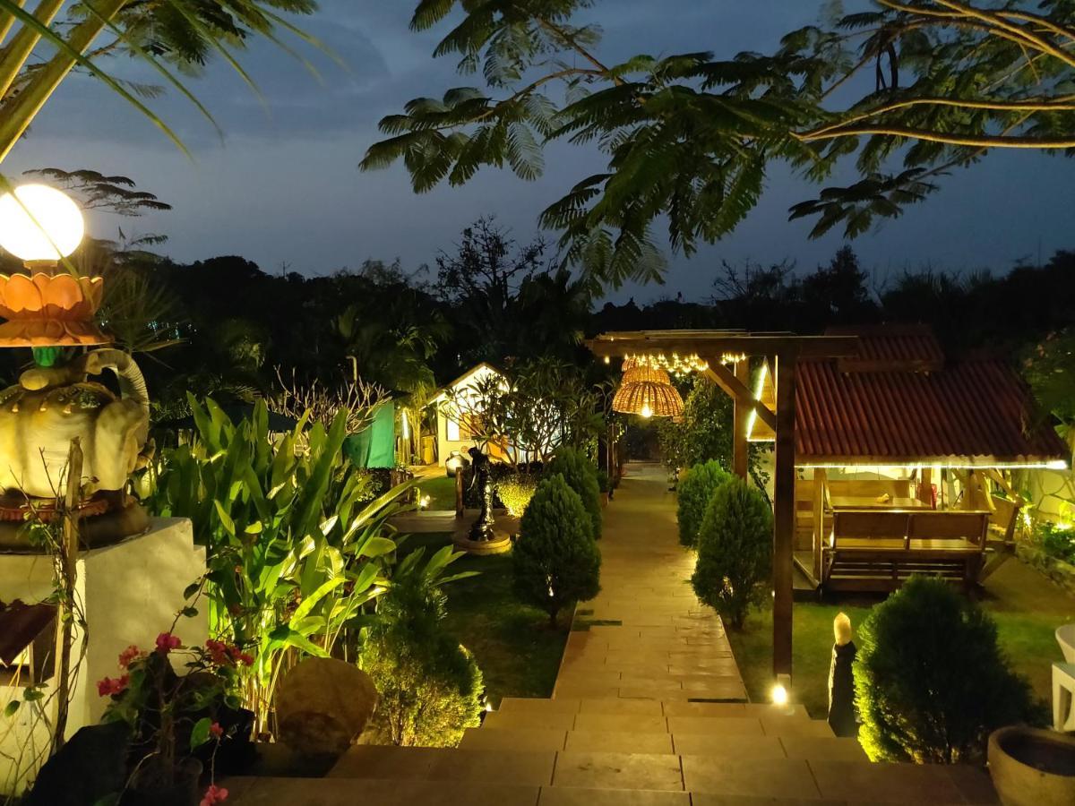 Rock Forest Goa Honeymoon Cottages กาลังกูติ ภายนอก รูปภาพ