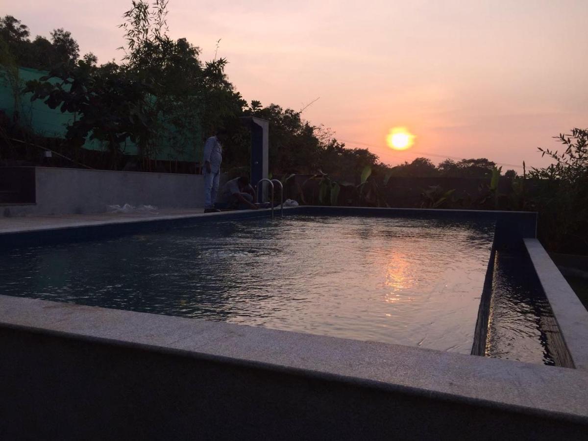 Rock Forest Goa Honeymoon Cottages กาลังกูติ ภายนอก รูปภาพ