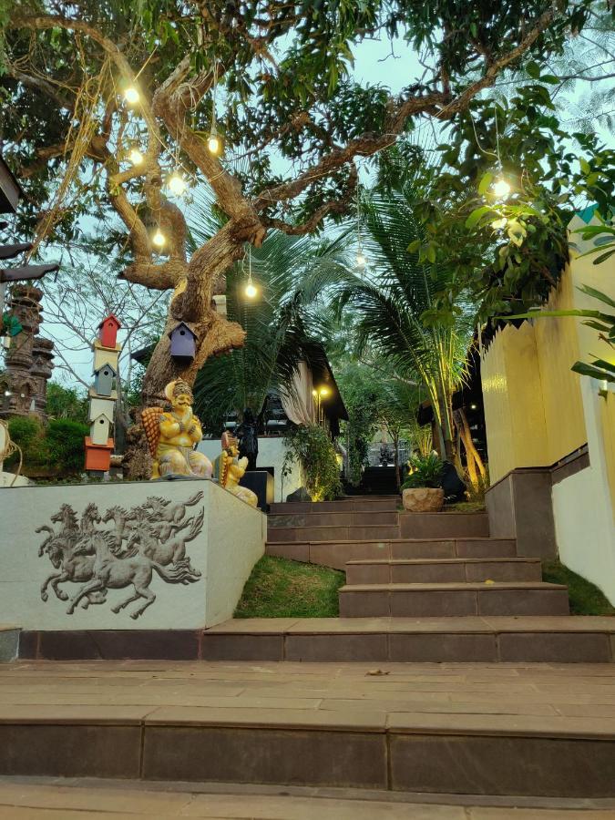 Rock Forest Goa Honeymoon Cottages กาลังกูติ ภายนอก รูปภาพ